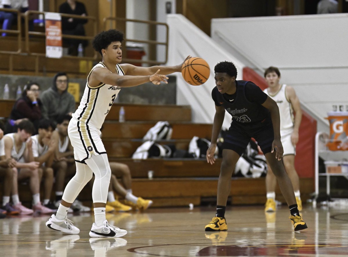 Archbishop Mitty vs Montgomery Torrey Pines Holiday Classic December 28, 2023 Photo-Justin Fine18